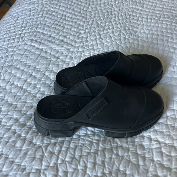 GANNI Black Chunky Lug Sole City Clogs Size 38 - Picture 3 of 4